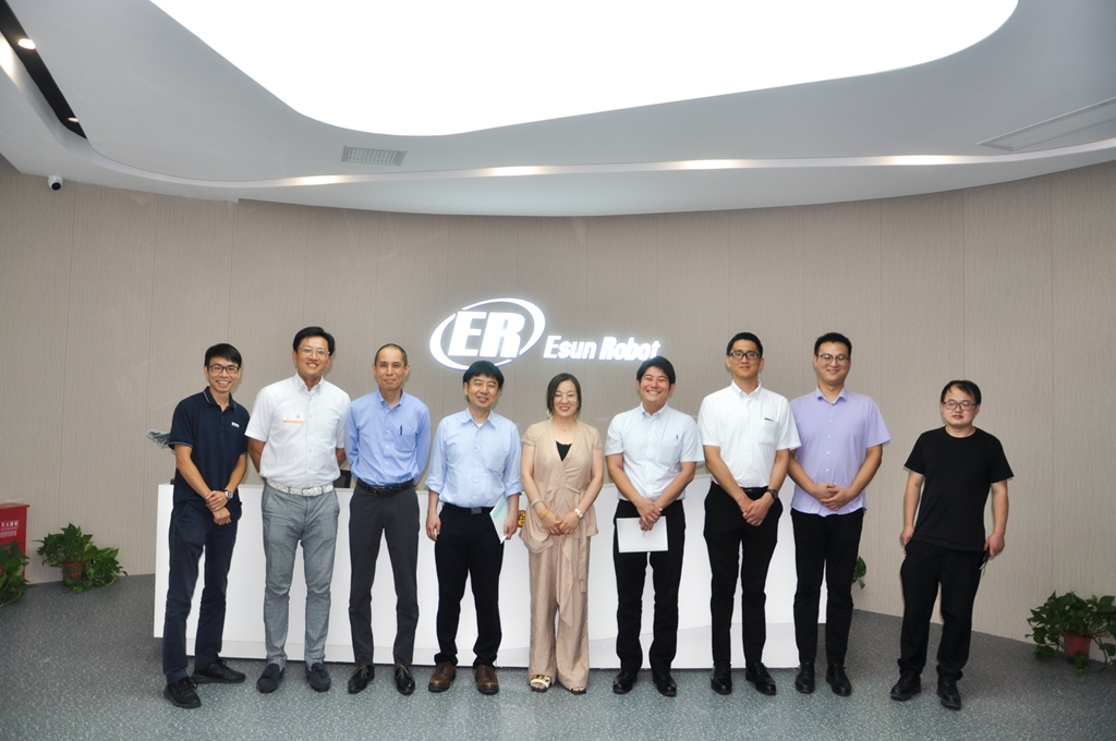 熱烈歡迎EPSON日本總部一行蒞臨鎰升機(jī)器人參觀！